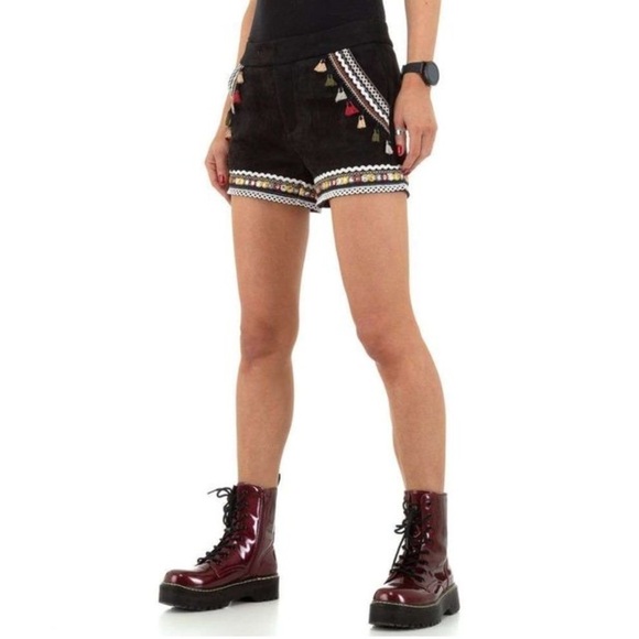 Drôle de Copine Paris Tassel Embroidered Shorts - Picture 3 of 11